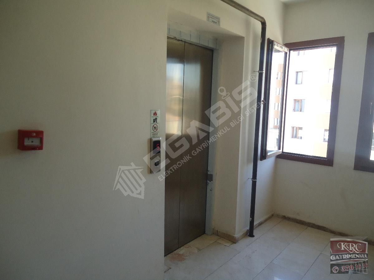 KRC'DEN MERKEZİ KONUMDA FULL YAPILI KATTA SATILIK 3+1 DAİRE - 4