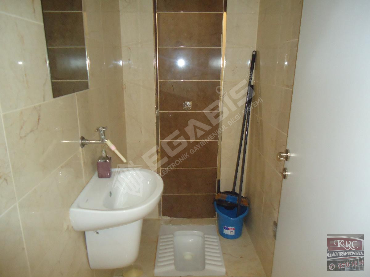 KRC'DEN MERKEZİ KONUMDA FULL YAPILI KATTA SATILIK 3+1 DAİRE - 12