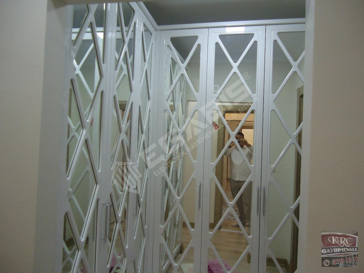 KRC'DEN MERKEZİ KONUMDA FULL YAPILI KATTA SATILIK 3+1 DAİRE - 16