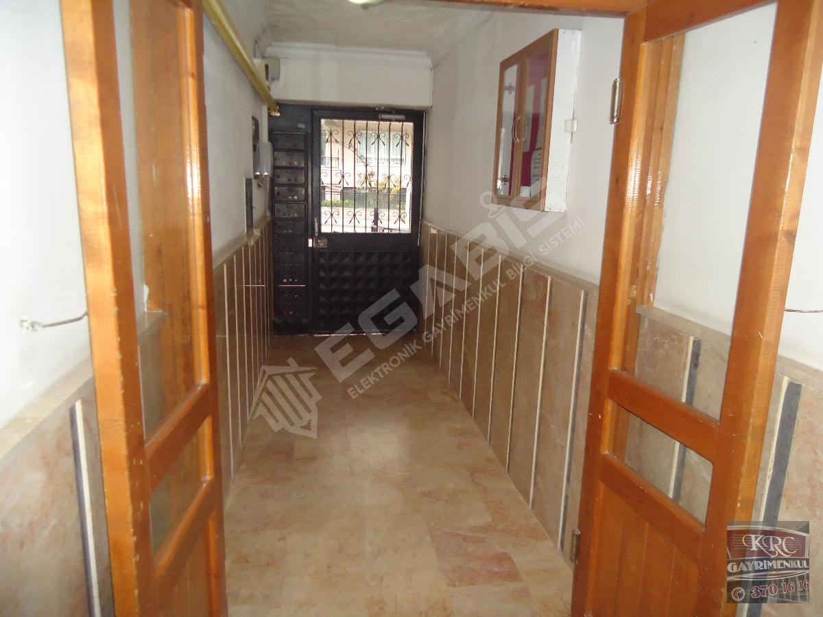 KRC'DEN MERKEZİ KONUMDA SATILIK GİRİŞ 3+1 DAİRE - 2