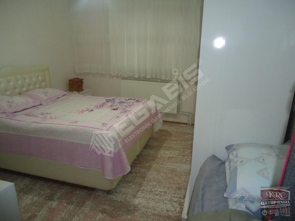 KRC'DEN MERKEZİ KONUMDA SATILIK GİRİŞ 3+1 DAİRE - 11