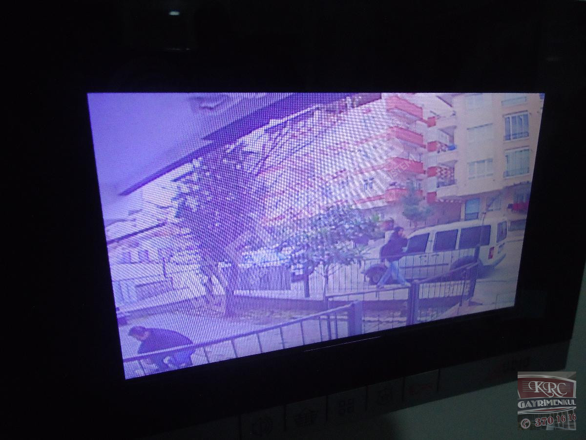 KRC'DEN MERKEZİ KONUMDA SATILIK GİRİŞ 3+1 DAİRE - 18