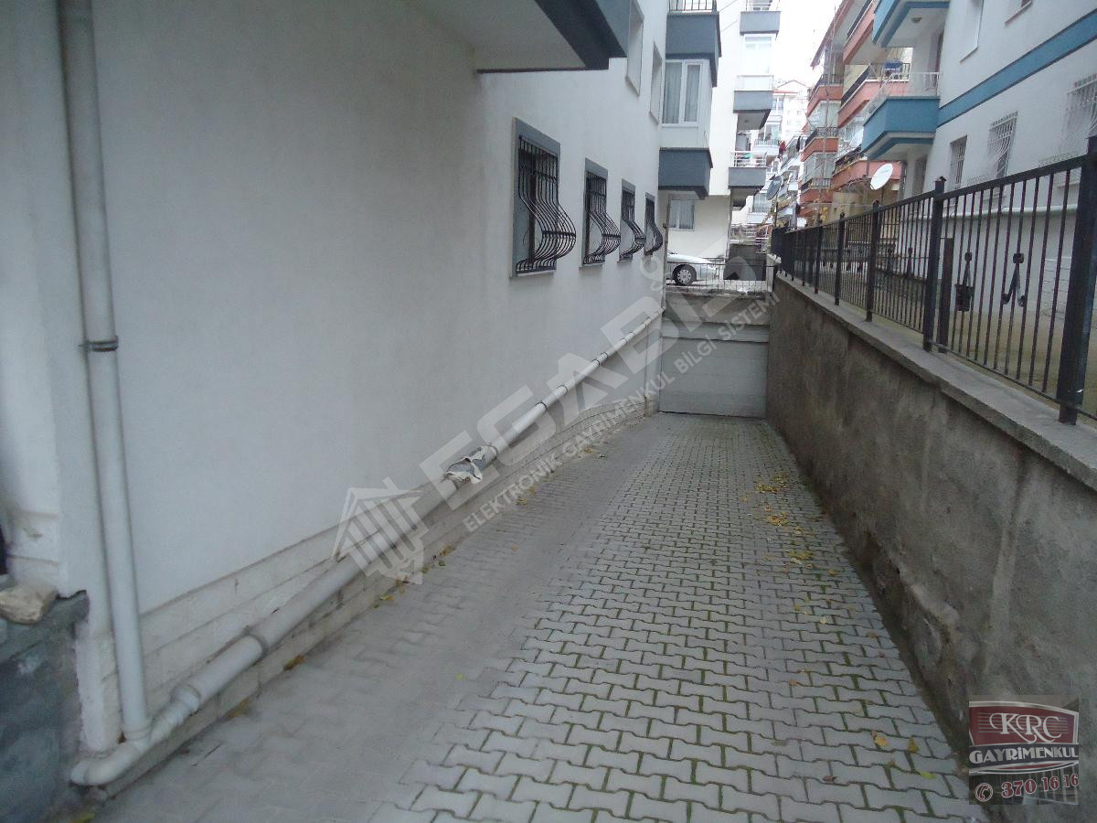 KRC'DEN MERKEZİ KONUMDA SATILIK GİRİŞ 3+1 DAİRE - 19