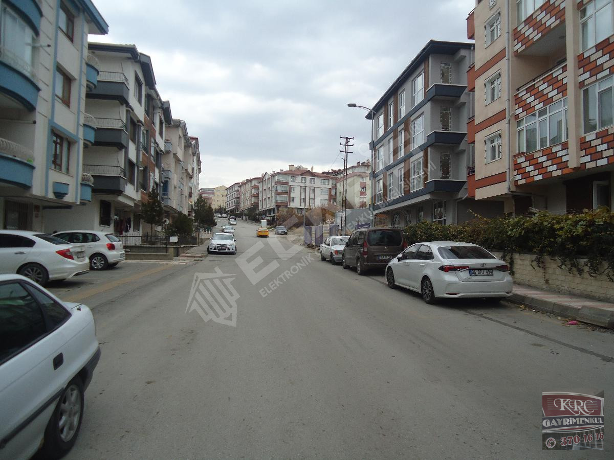 KRC'DEN MERKEZİ KONUMDA SATILIK GİRİŞ 3+1 DAİRE - 20