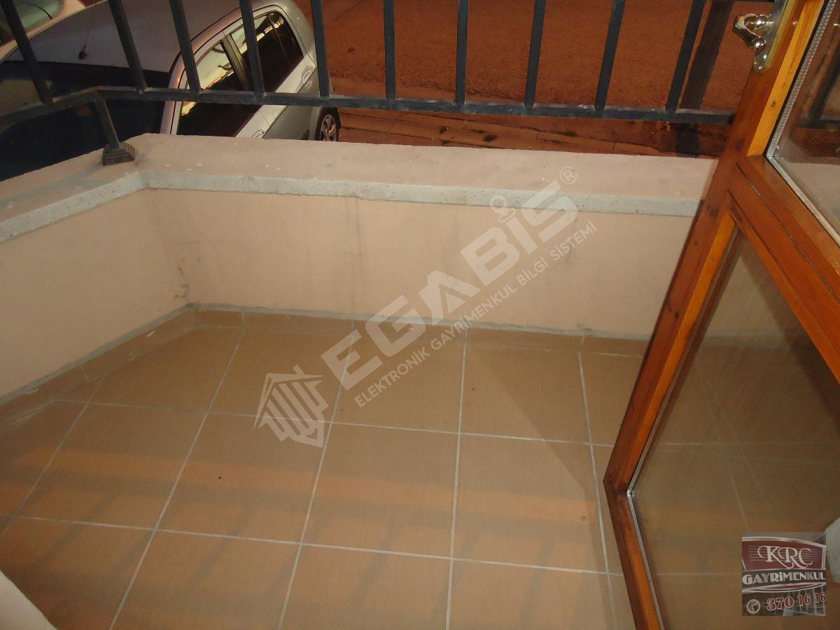 KRC'DEN MERKEZİ KONUMDA CADDE ÜZERİ SATILIK 3+1 DAİRE - 7