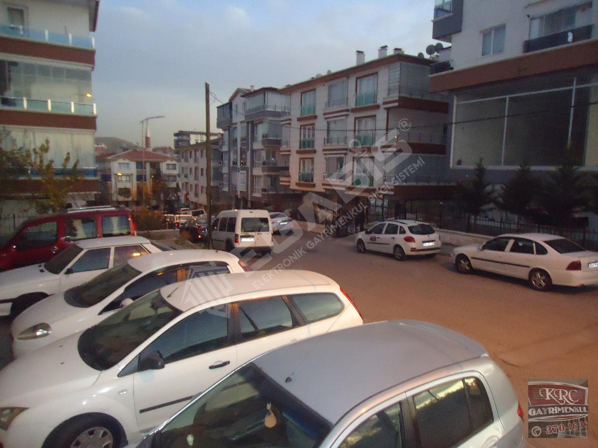 KRC'DEN MERKEZİ KONUMDA CADDE ÜZERİ SATILIK 3+1 DAİRE - 13