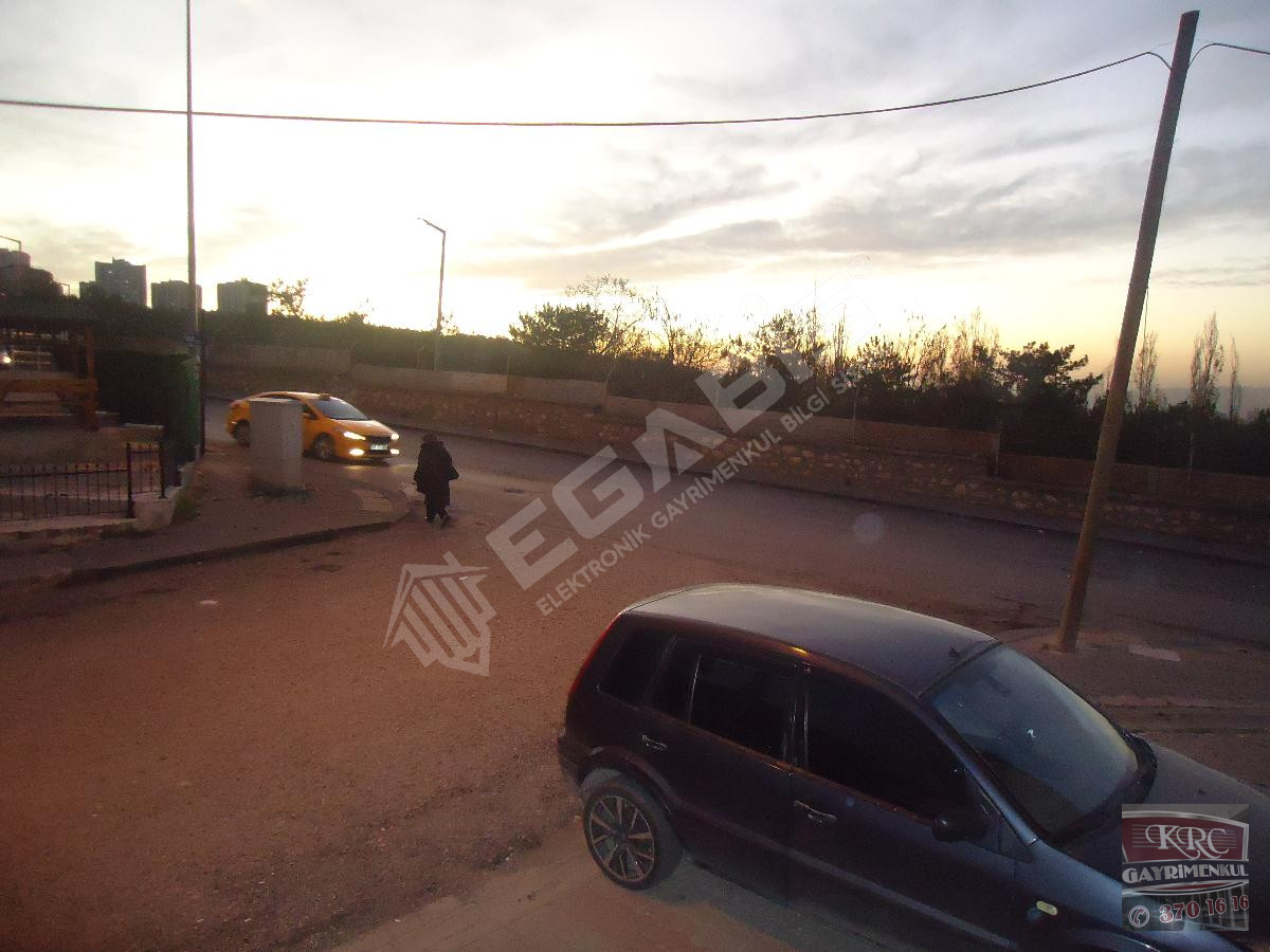 KRC'DEN MERKEZİ KONUMDA CADDE ÜZERİ SATILIK 3+1 DAİRE - 14