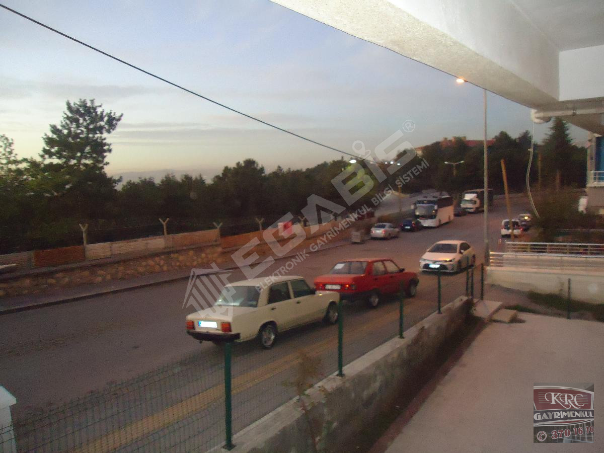 KRC'DEN MERKEZİ KONUMDA CADDE ÜZERİ SATILIK 3+1 DAİRE - 15