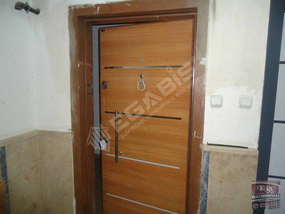 KRC'DEN MERKEZİ KONUMDA CADDE ÜZERİ SATILIK 3+1 DAİRE - 16