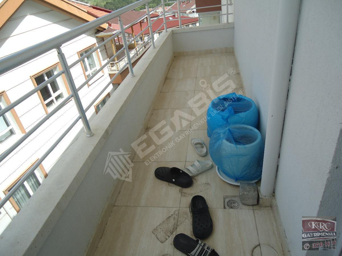 KRC'DEN MERKEZİ KONUMDA ASANSÖRLÜ SATILIK 3+1 DAİRE - 9