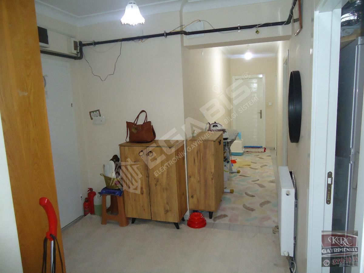 KRC'DEN MERKEZİ KONUMDA ARA KATTA SATILIK 3+1 DAİRE - 5