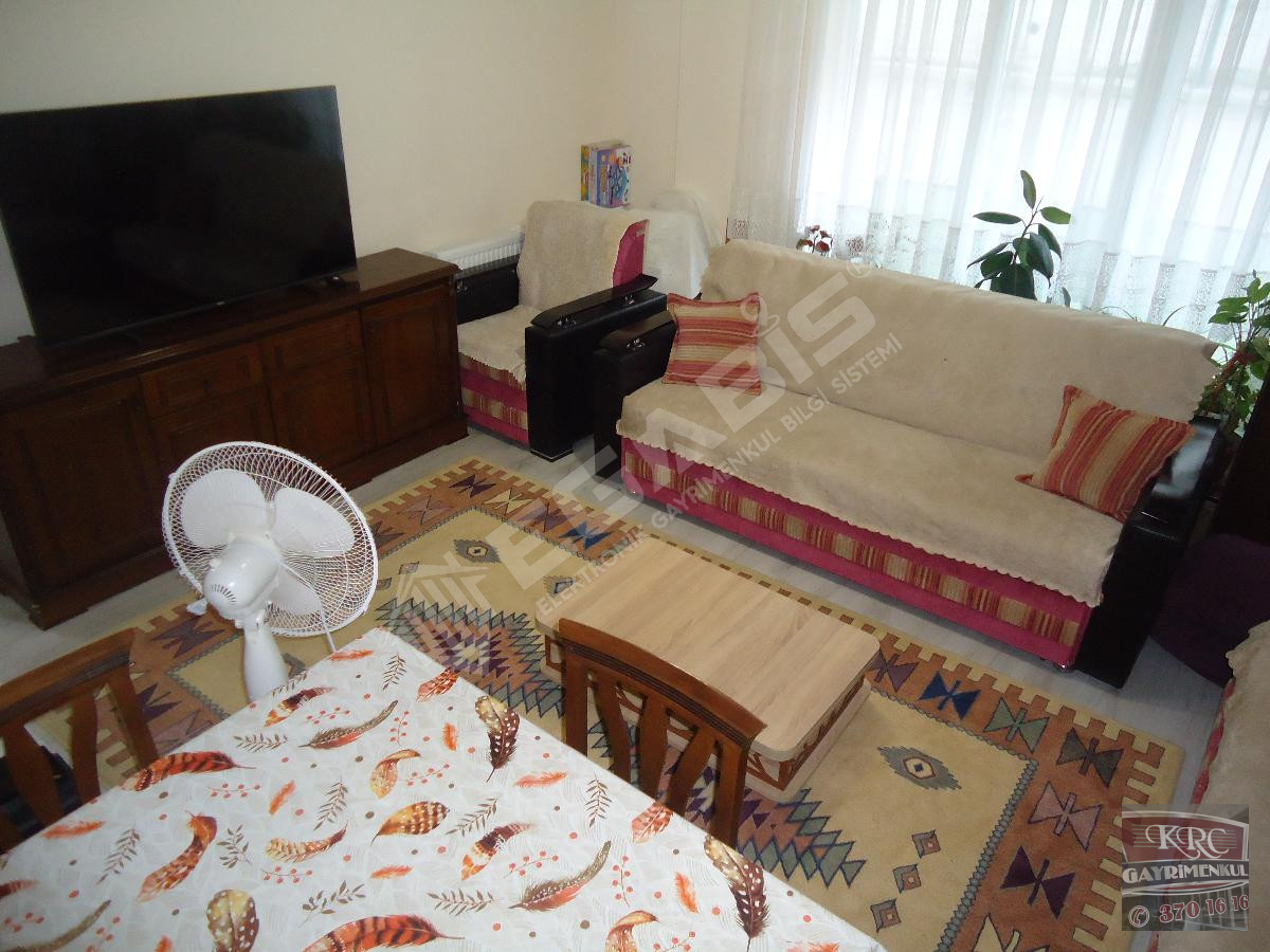 KRC'DEN MERKEZİ KONUMDA ARA KATTA SATILIK 3+1 DAİRE - 7