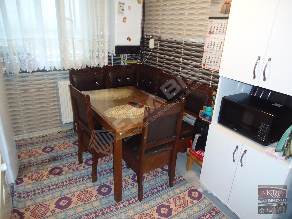 KRC'DEN MERKEZİ KONUMDA ARA KATTA SATILIK 3+1 DAİRE - 13