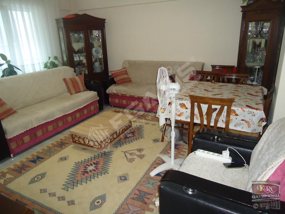 KRC'DEN MERKEZİ KONUMDA ARA KATTA SATILIK 3+1 DAİRE - 14