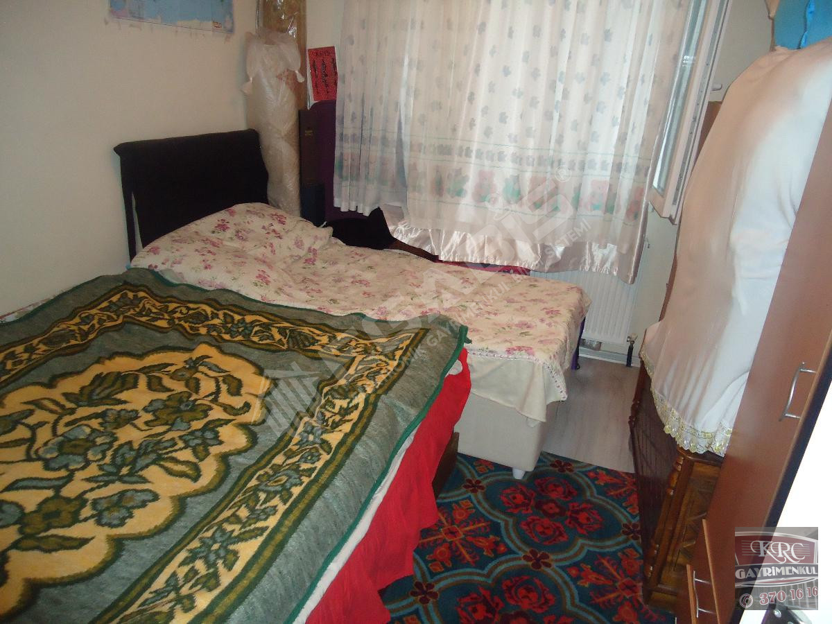 KRC'DEN MERKEZİ KONUMDA ARA KATTA SATILIK 3+1 DAİRE - 15