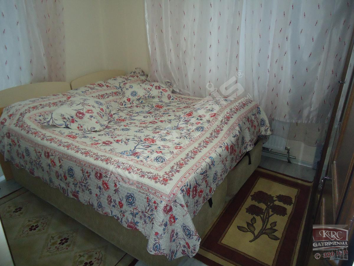 KRC'DEN MERKEZİ KONUMDA ARA KATTA SATILIK 3+1 DAİRE - 16