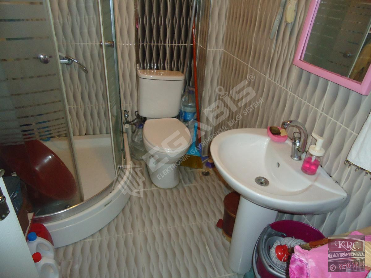 KRC'DEN MERKEZİ KONUMDA ARA KATTA SATILIK 3+1 DAİRE - 18