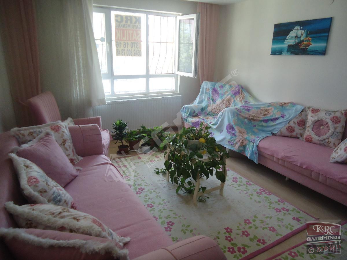 KRC'DEN MERKEZİ KONUMDA CADDE ÜZERİ SATILIK 4+1 DAİRE - 6