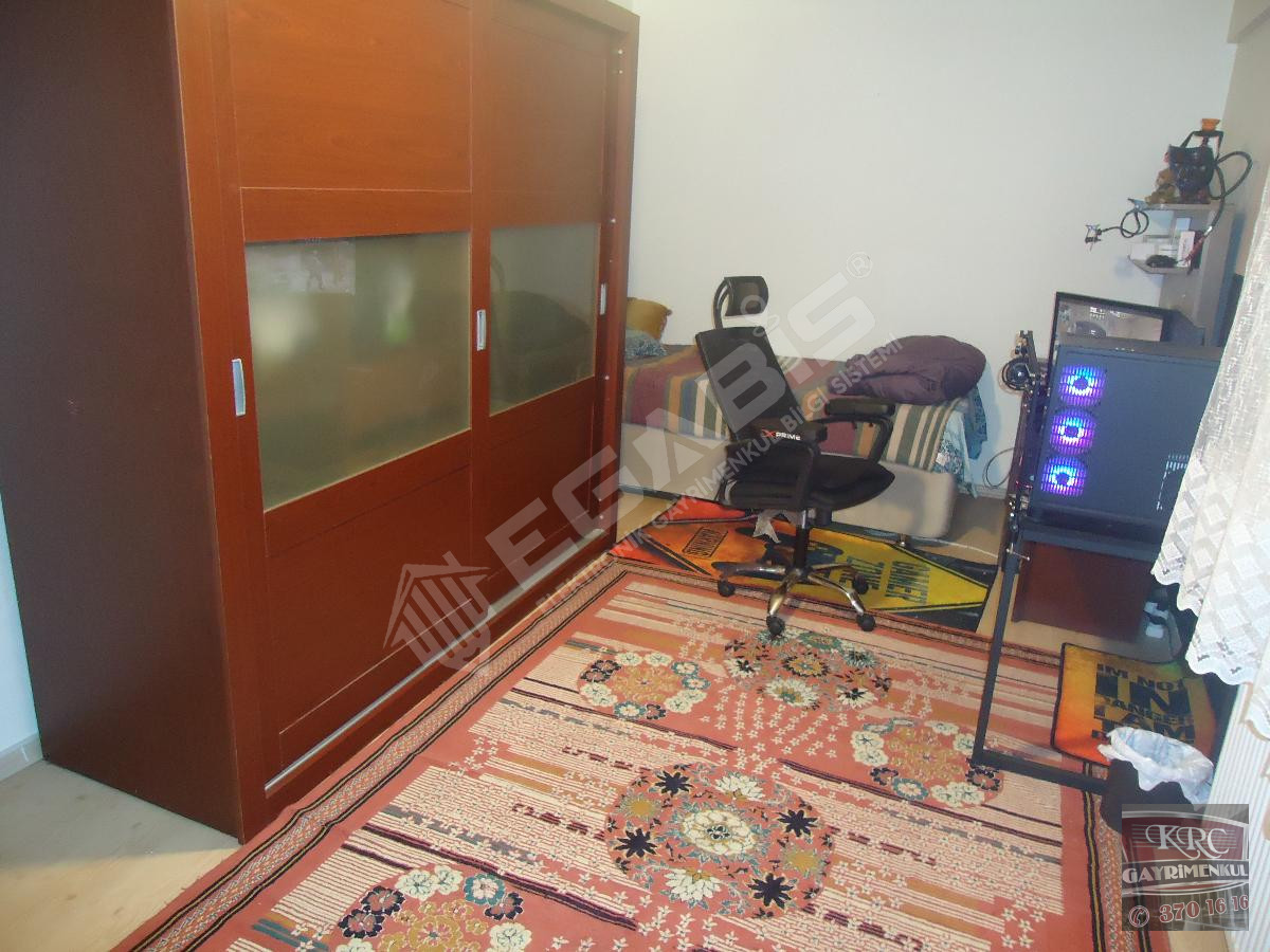 KRC'DEN MERKEZİ KONUMDA CADDE ÜZERİ SATILIK 4+1 DAİRE - 10