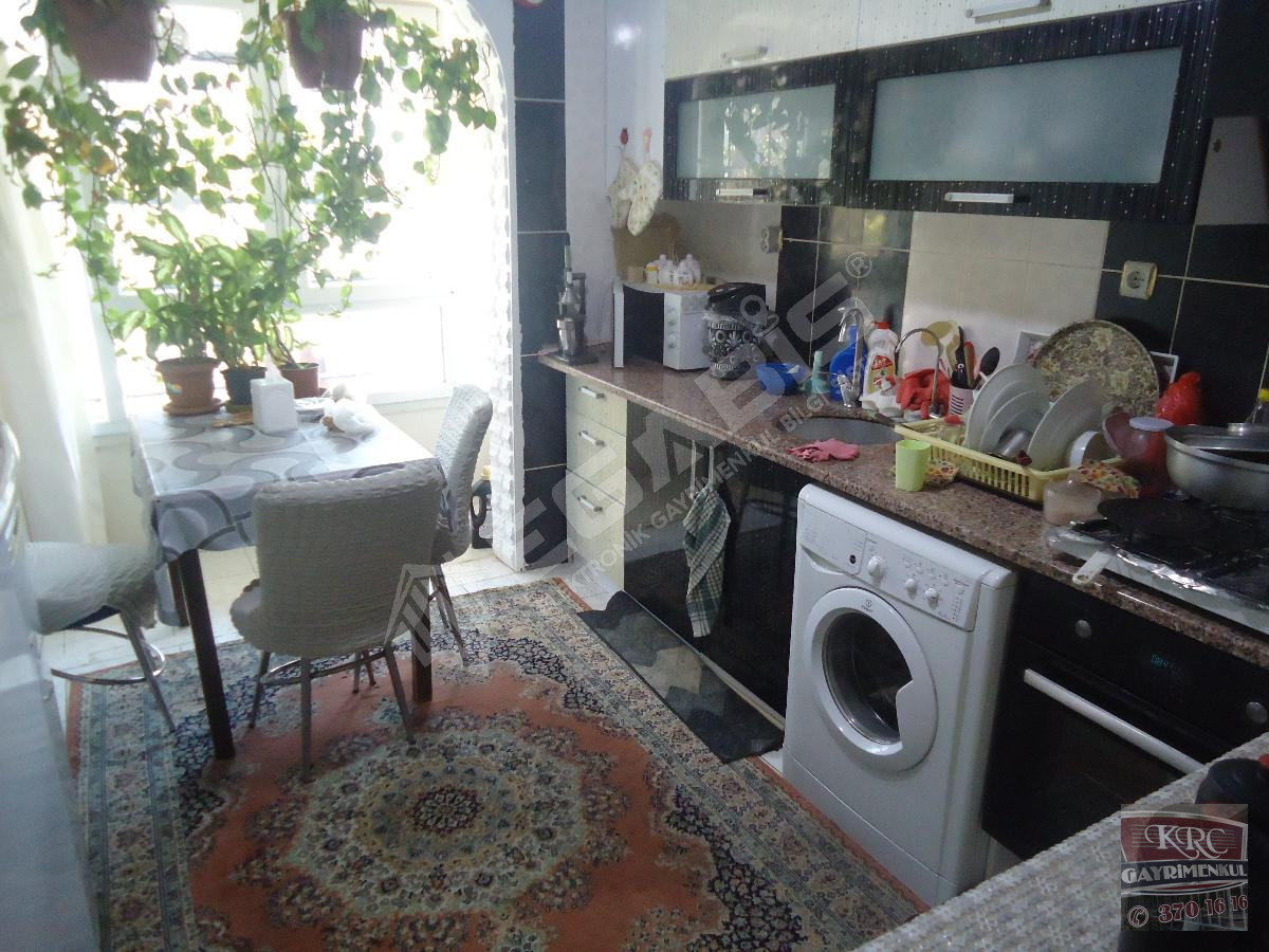 KRC'DEN MERKEZİ KONUMDA CADDE ÜZERİ SATILIK 4+1 DAİRE - 15