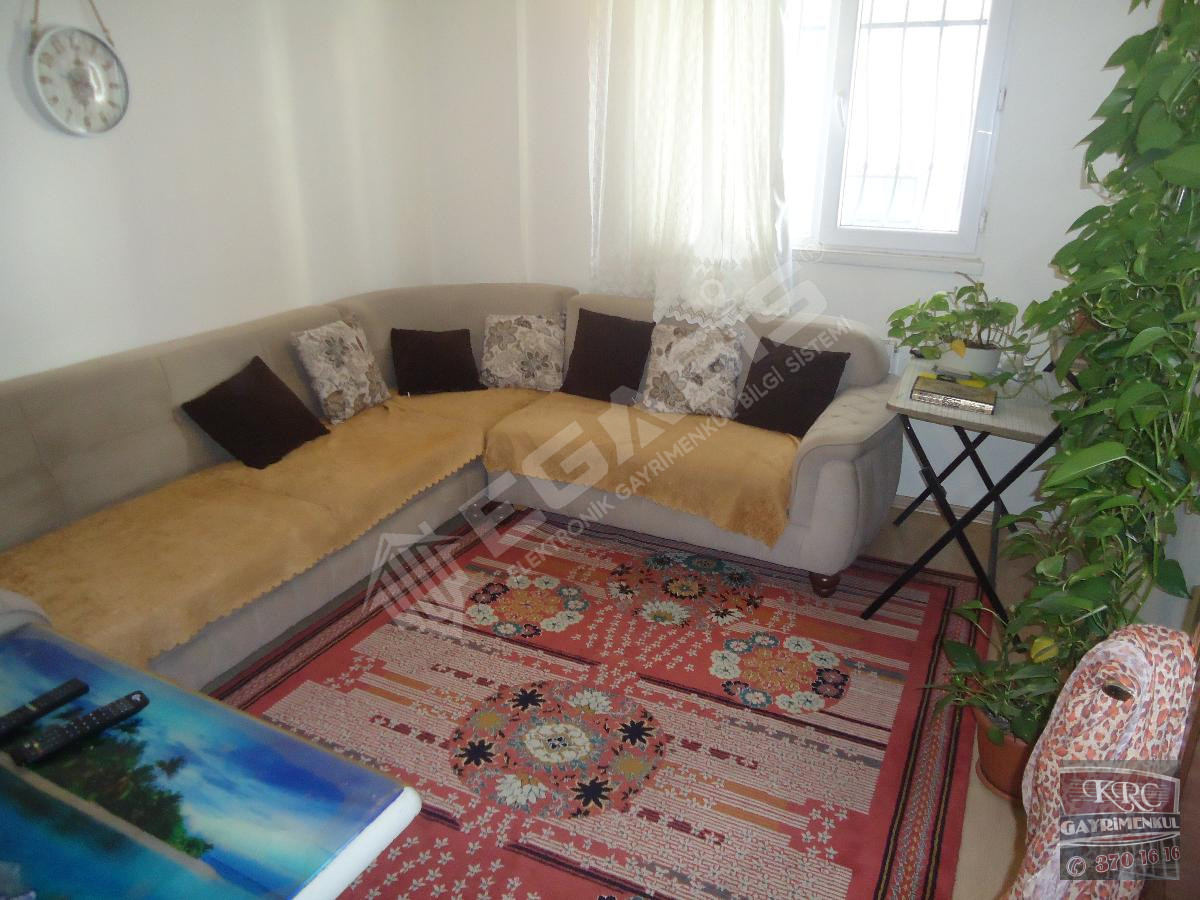 KRC'DEN MERKEZİ KONUMDA CADDE ÜZERİ SATILIK 4+1 DAİRE - 16