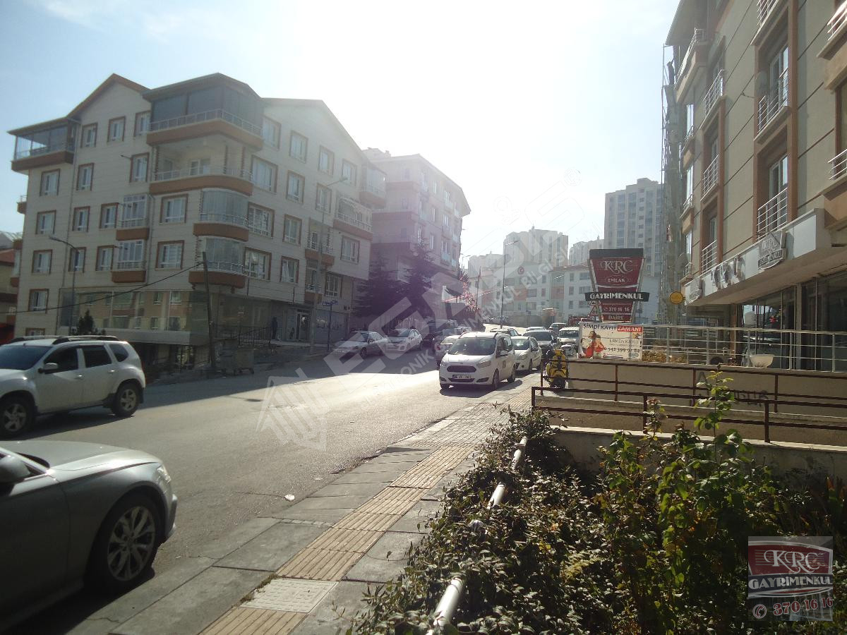 KRC'DEN MERKEZİ KONUMDA CADDE ÜZERİ SATILIK 4+1 DAİRE - 17