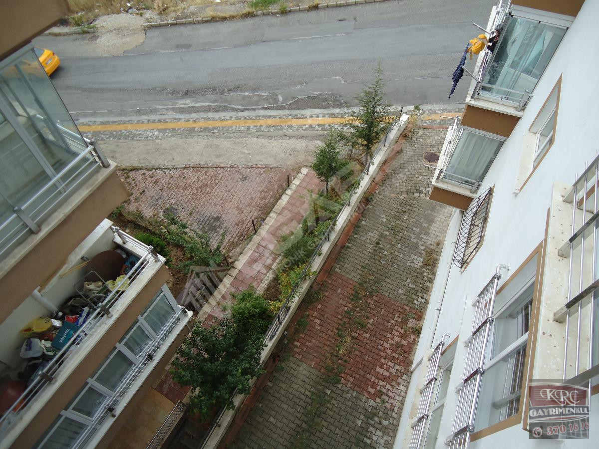 KRC'DEN BOĞAZİÇİ MAHALLESİNDE SATILIK KATTA 3+1 DAİRE - 24