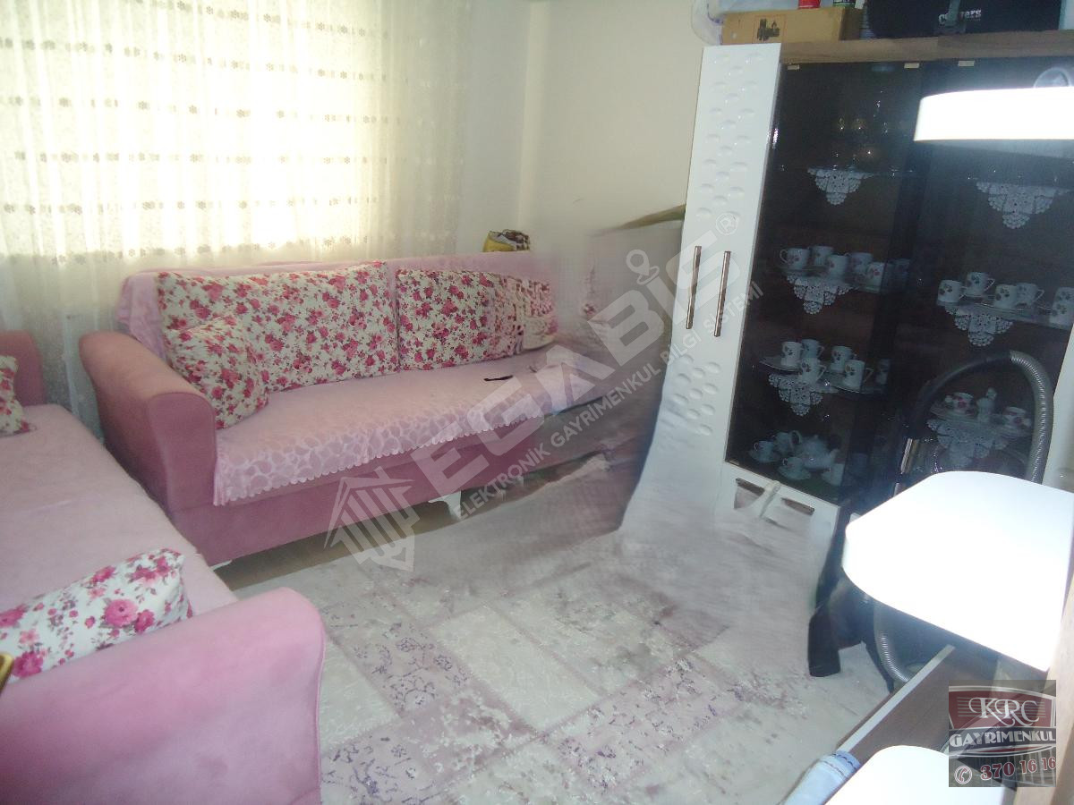 KRC'DEN MERKEZİ KONUMDA ASANSÖRLÜ KATTA SATILIK 3+1 DAİRE - 2