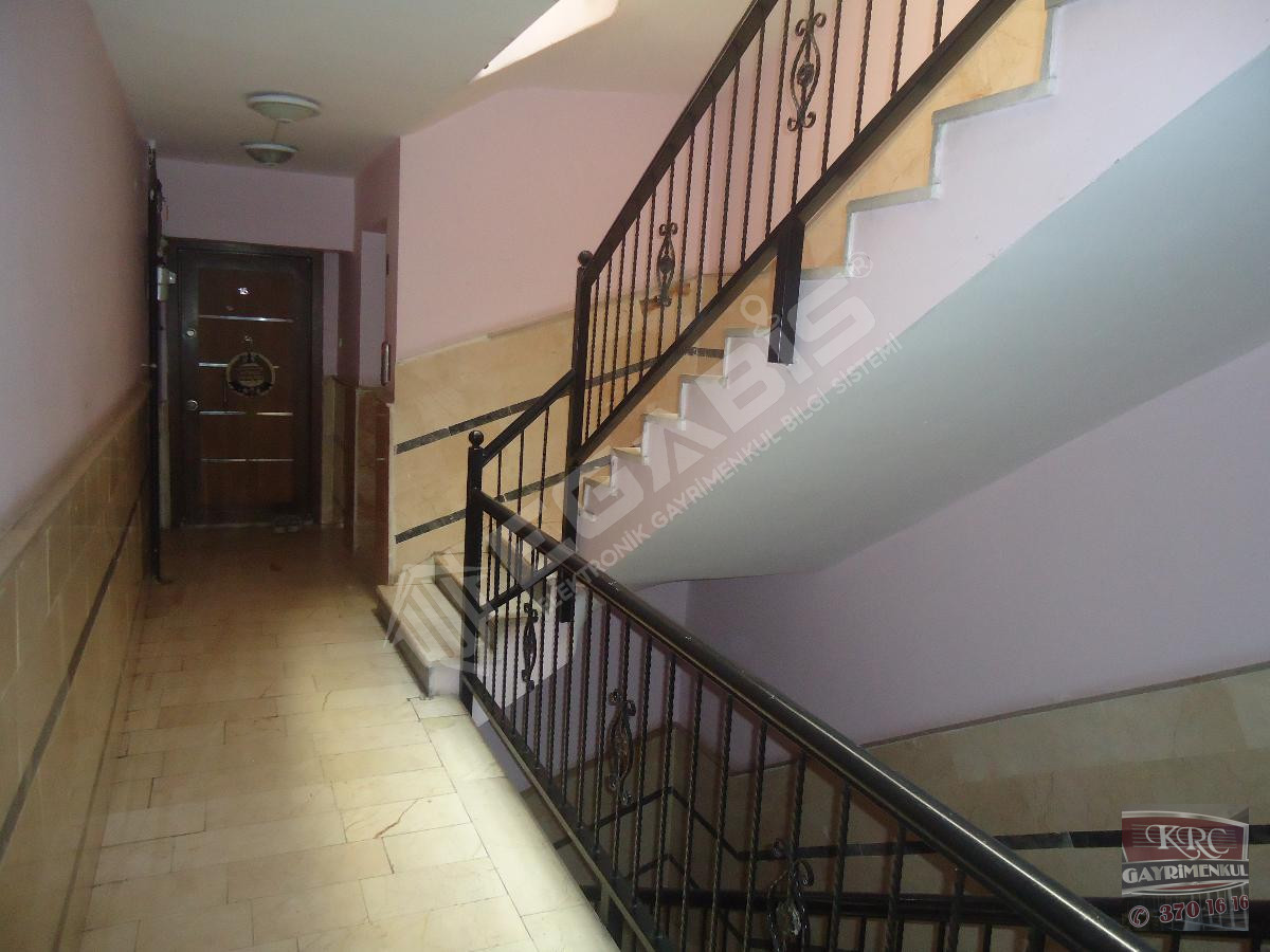 KRC'DEN MERKEZİ KONUMDA ASANSÖRLÜ KATTA SATILIK 3+1 DAİRE - 3