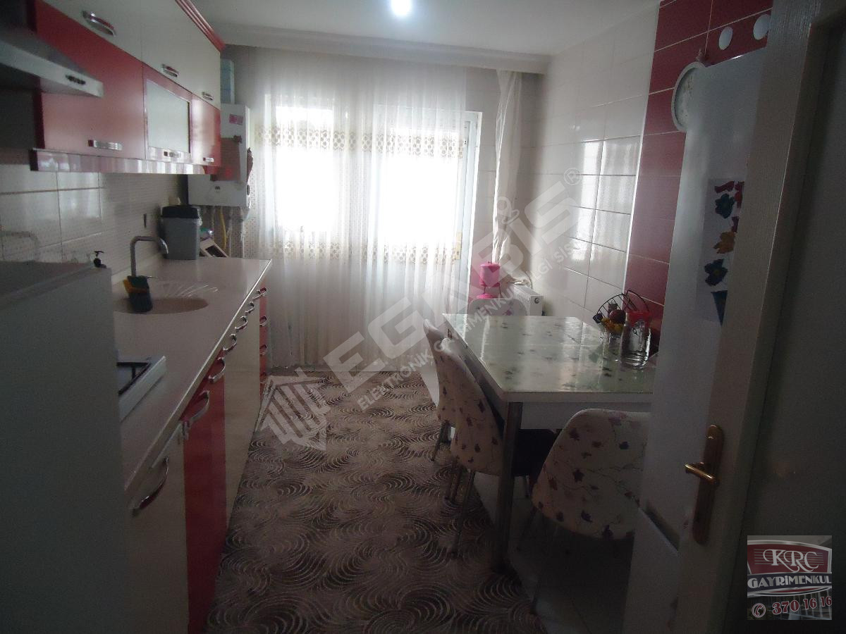 KRC'DEN MERKEZİ KONUMDA ASANSÖRLÜ KATTA SATILIK 3+1 DAİRE - 10