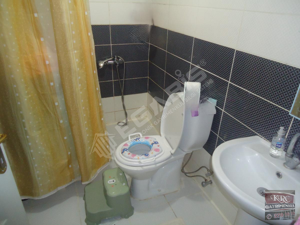 KRC'DEN MERKEZİ KONUMDA ASANSÖRLÜ KATTA SATILIK 3+1 DAİRE - 16