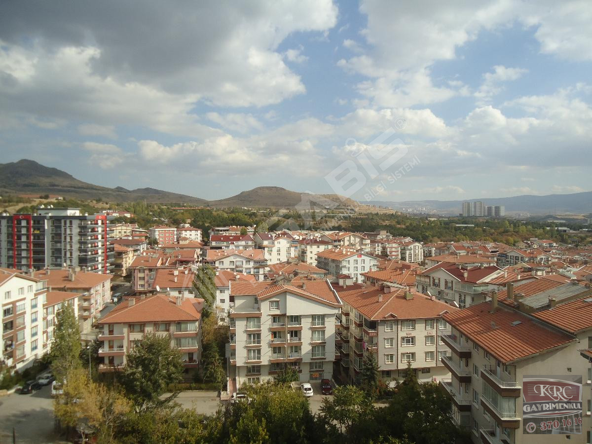 KRC'DEN MERKEZİ KONUMDA ASANSÖRLÜ KATTA SATILIK 3+1 DAİRE - 23