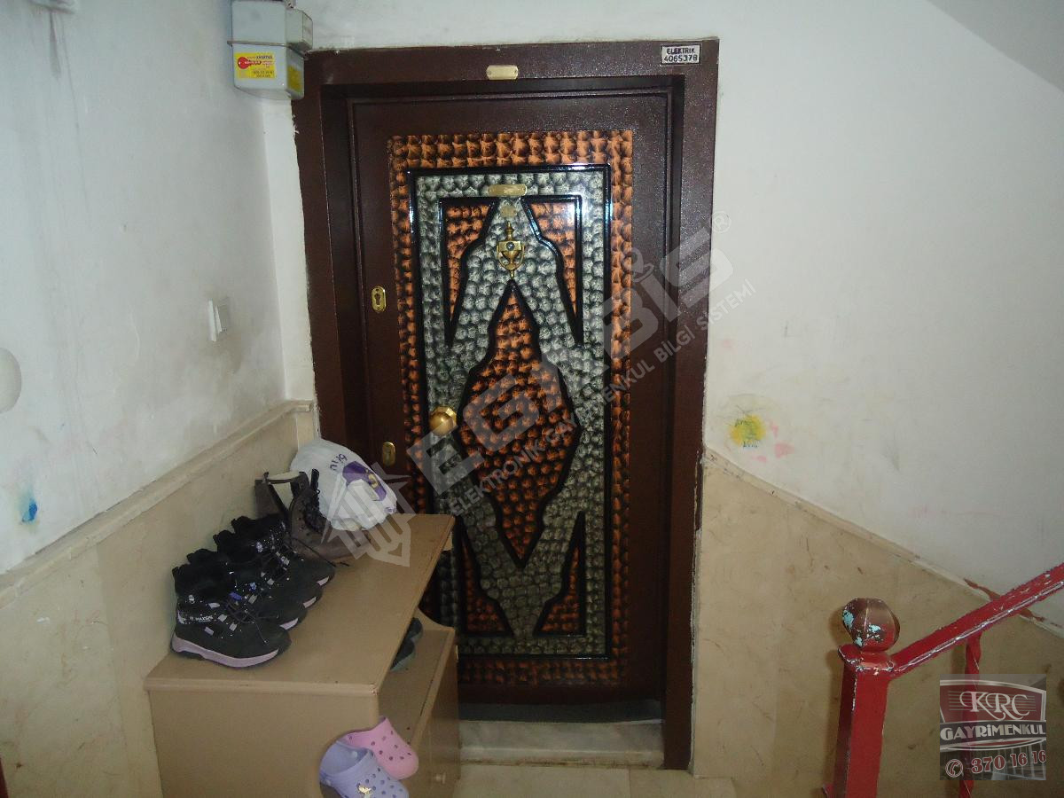 KRC'DEN MERKEZİ KONUMDA SATILIK 3+1 DAİRE - 2