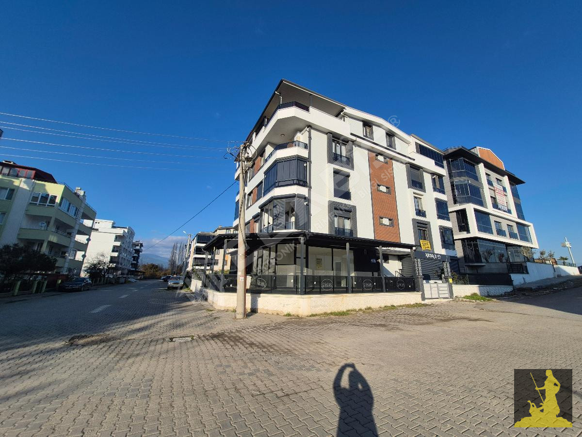 Edremit Altınkum`da Satılık Çok Geniş 1+1 Daire