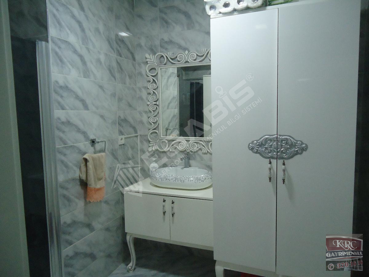 KRC'DEN SİTEDE 140M2 NET FULL YAPILI MANZARALI 3+1 DAİRE - 12