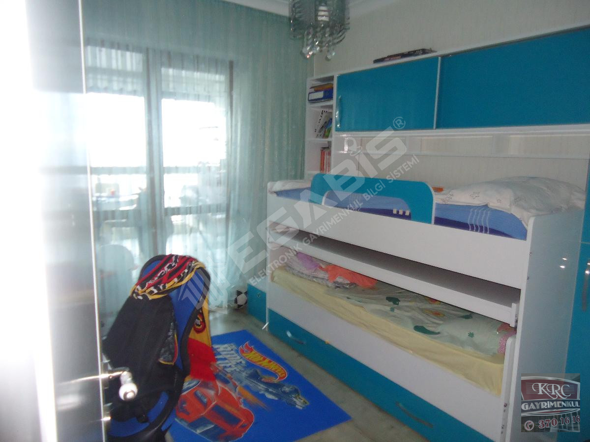 KRC'DEN SİTEDE 140M2 NET FULL YAPILI MANZARALI 3+1 DAİRE - 17