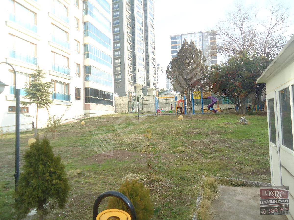 KRC'DEN SİTEDE 140M2 NET FULL YAPILI MANZARALI 3+1 DAİRE - 34