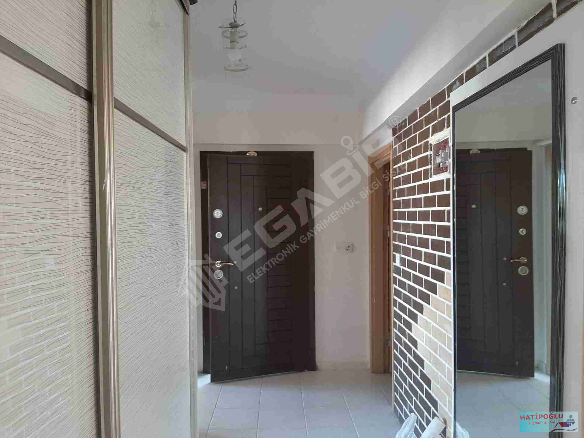 BAHÇELİEVLER MAHALLESİNDE , MÜKEMMEL KONUMDA SATILIK DAİRE - 3