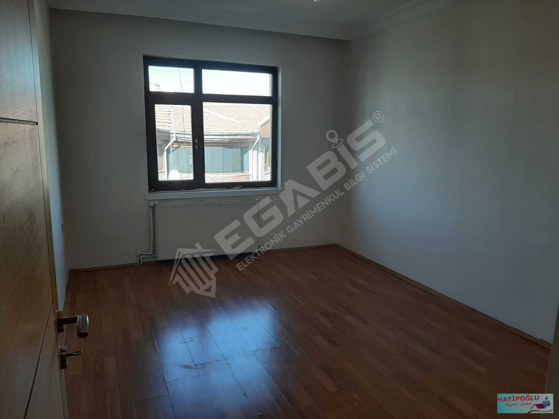 BAHÇELİEVLER MAHALLESİNDE , MÜKEMMEL KONUMDA SATILIK DAİRE - 6