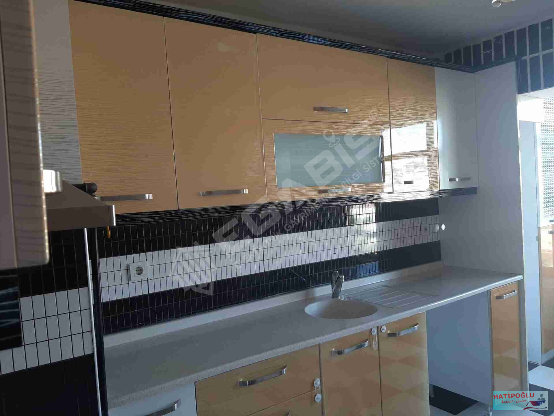 BAHÇELİEVLER MAHALLESİNDE , MÜKEMMEL KONUMDA SATILIK DAİRE - 14