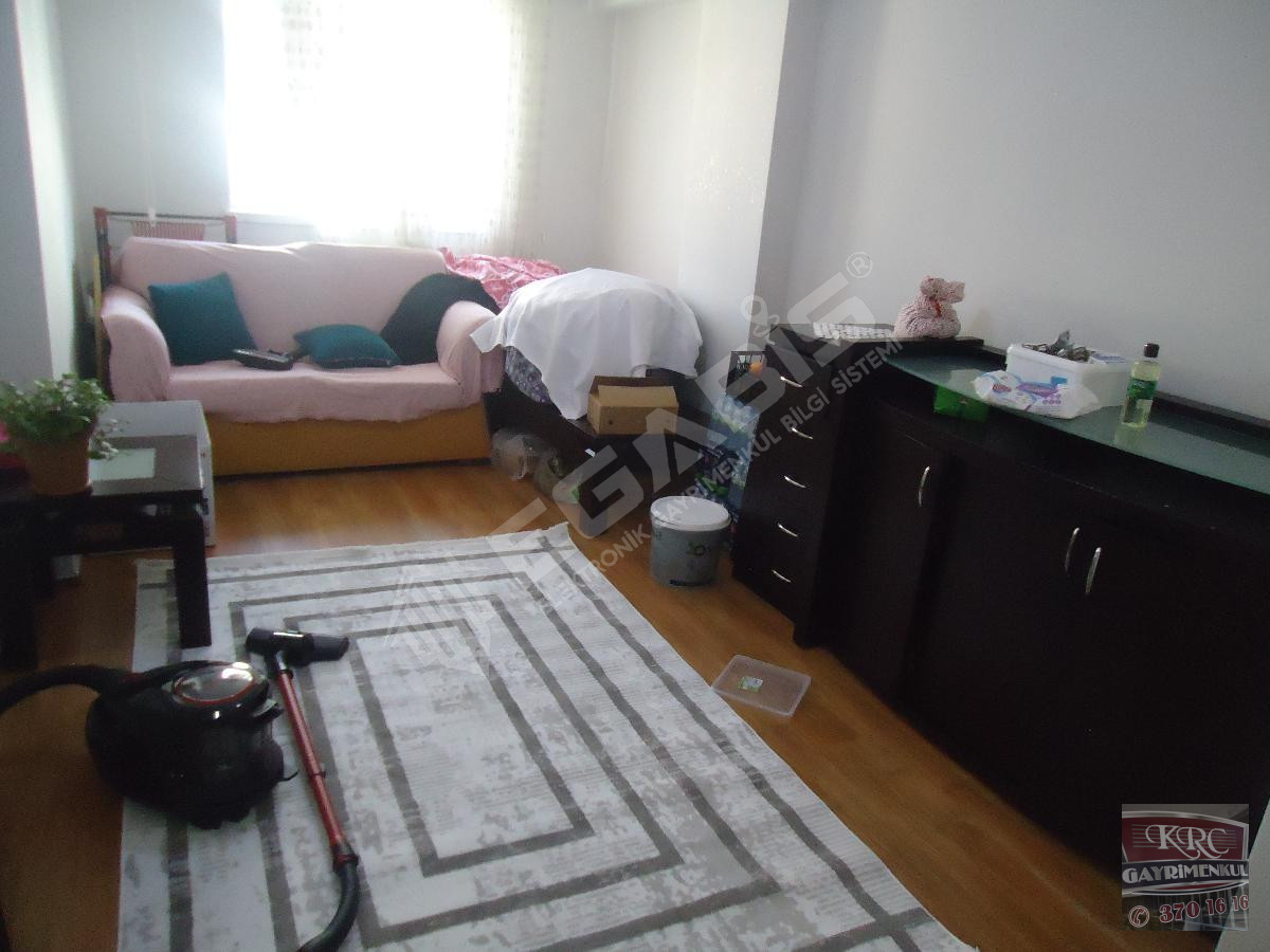 KRC'DEN MERKEZİ KONUMDA ASANSÖRLÜ SATILIK 3+1 DAİRE - 9