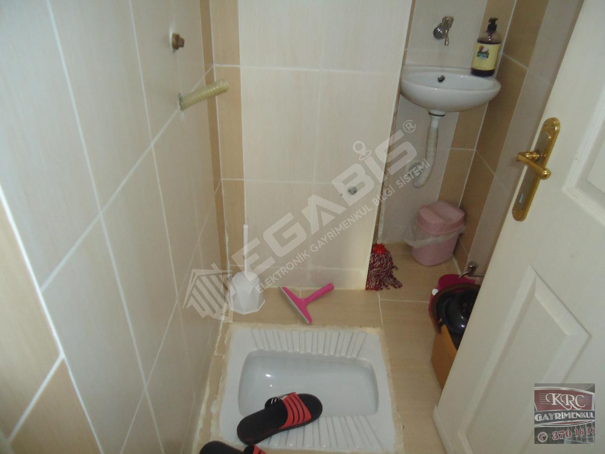 KRC'DEN MERKEZİ KONUMDA ASANSÖRLÜ SATILIK 3+1 DAİRE - 12