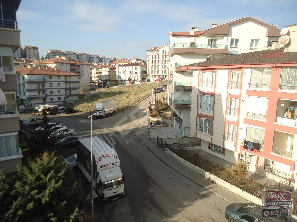 KRC'DEN MERKEZİ KONUMDA ASANSÖRLÜ SATILIK 3+1 DAİRE - 13