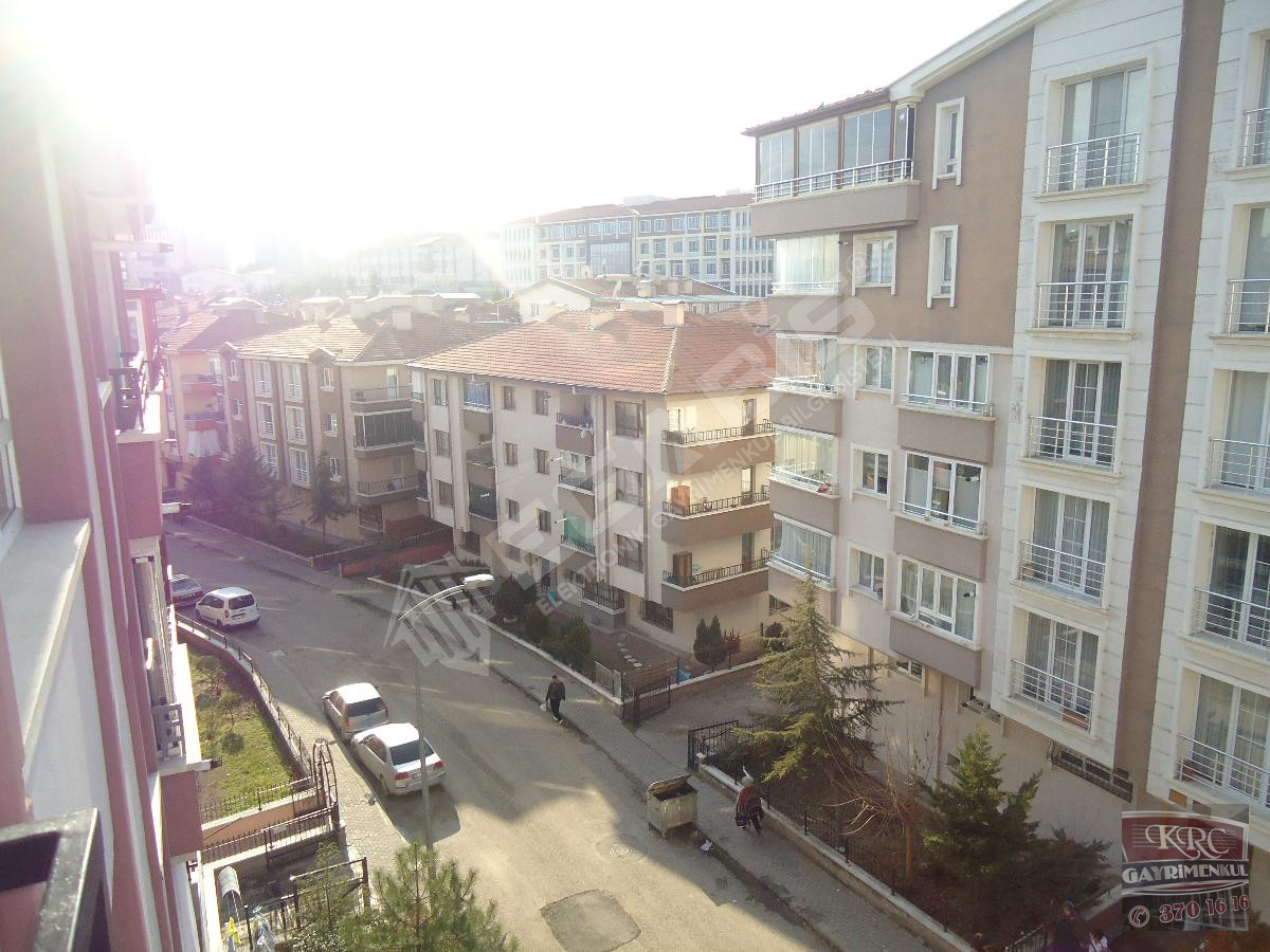 KRC'DEN MERKEZİ KONUMDA ASANSÖRLÜ SATILIK 3+1 DAİRE - 17