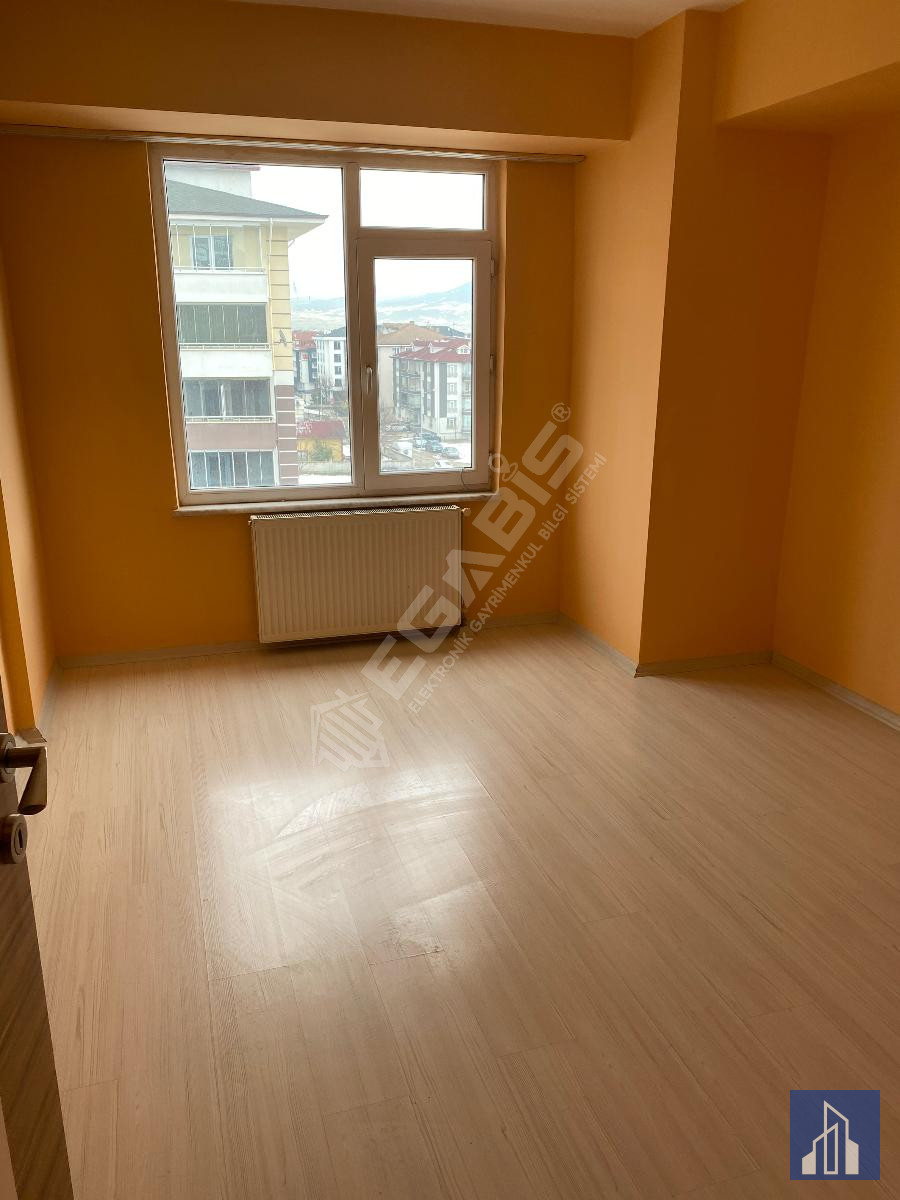 2+1 AMERİKAN MUTFAKLI BAKIMLI DAİRE - 8