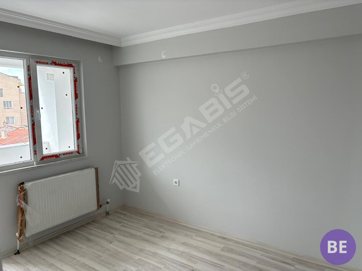 BULURUZDAN MERKEZİ KONUMDA SATILIK 1+1 - 4