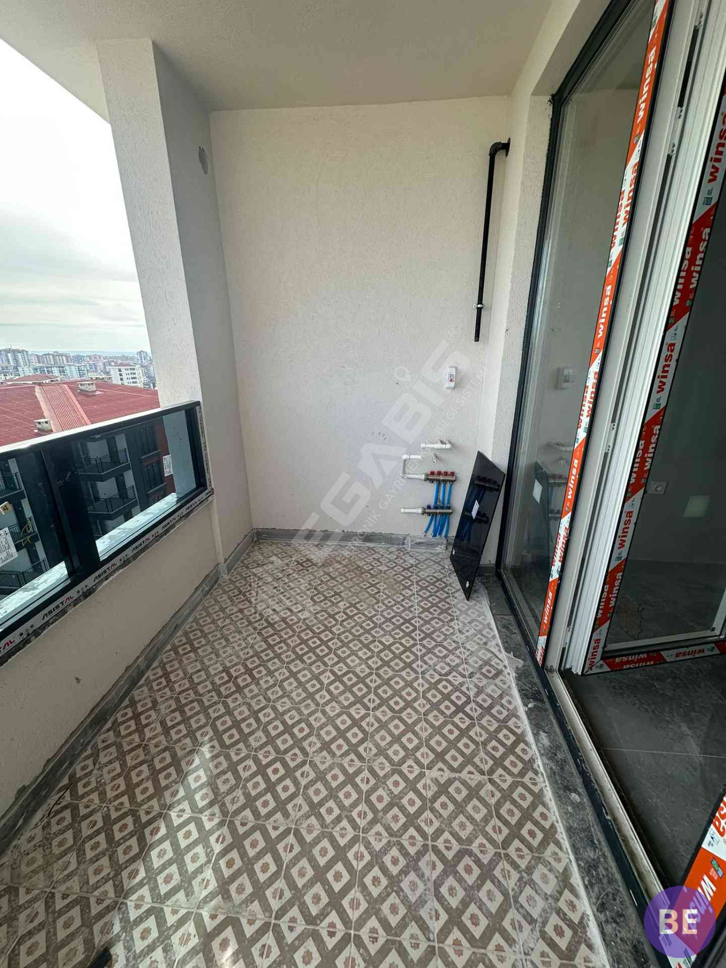 CUMHURİYET MAHALLESİNDE GENİŞ SIFIR 1+1 LÜKS DAİRE - 3