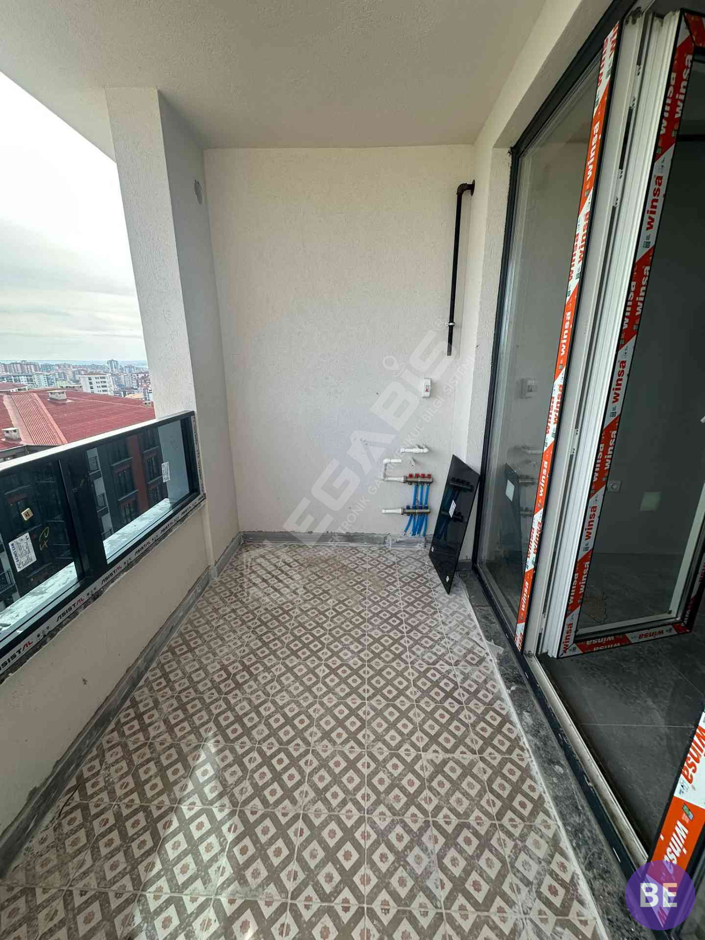CUMHURİYET MAHALLESİNDE GENİŞ SIFIR 1+1 LÜKS DAİRE - 10
