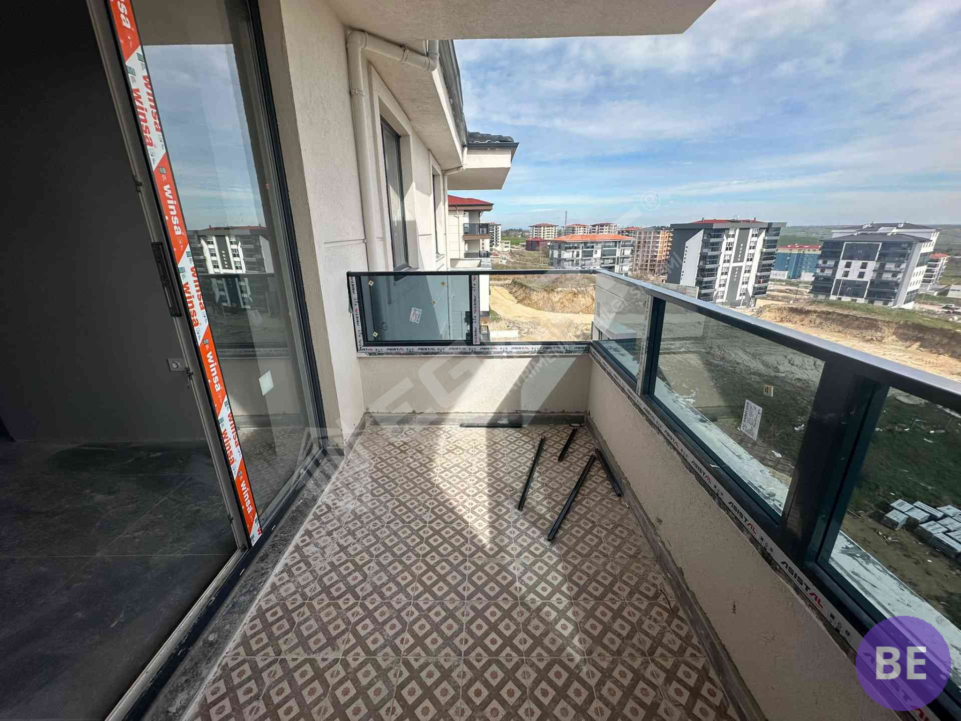 CUMHURİYET MAHALLESİNDE GENİŞ SIFIR 1+1 LÜKS DAİRE - 12