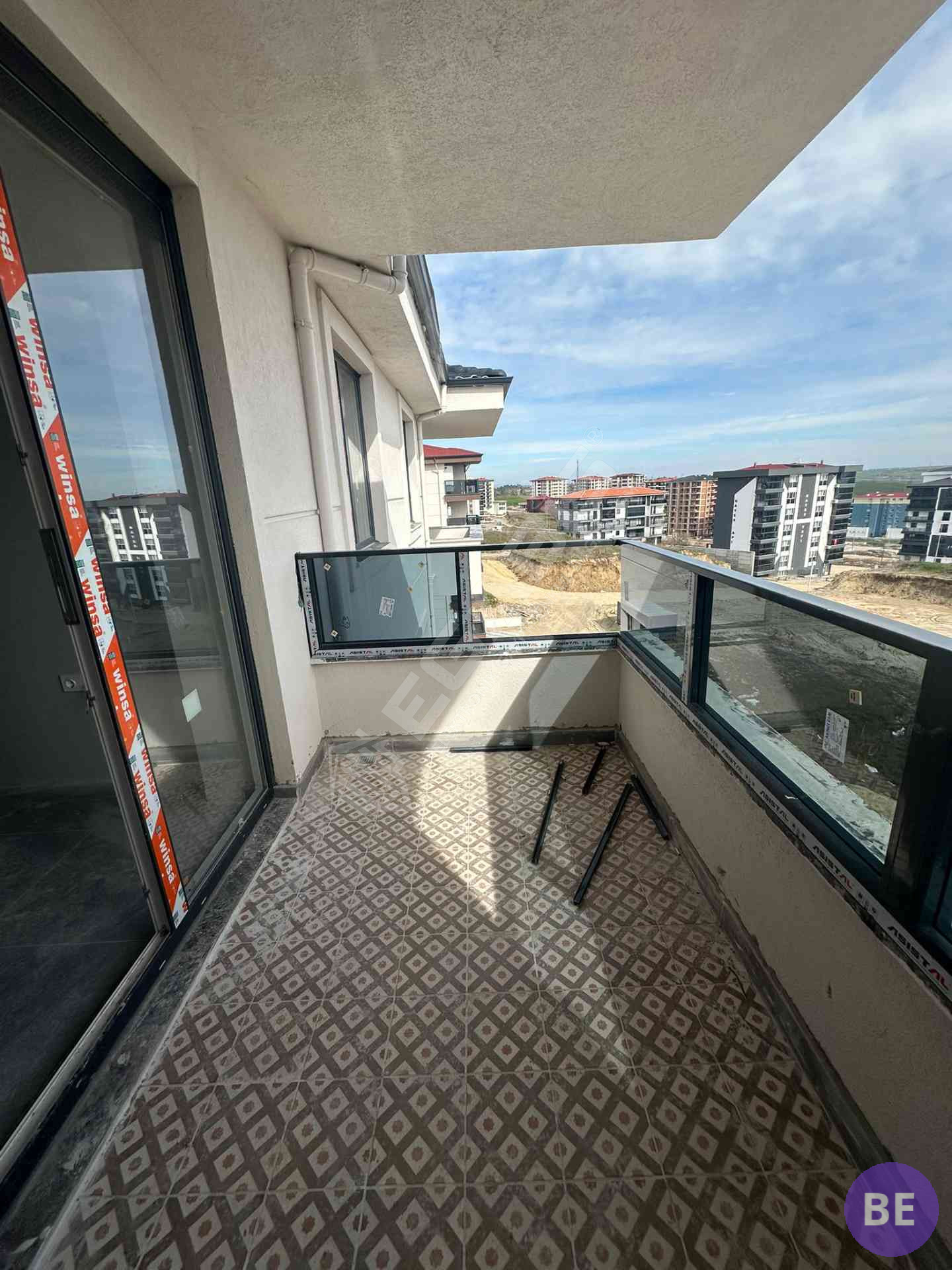 CUMHURİYET MAHALLESİNDE GENİŞ SIFIR 1+1 LÜKS DAİRE - 13